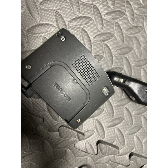 TomTom One XL 4S00.008 GPS Bluetooth Navigator Touch‎ Screen 4.3" Maps Tom Tom - Picture 4 of 10